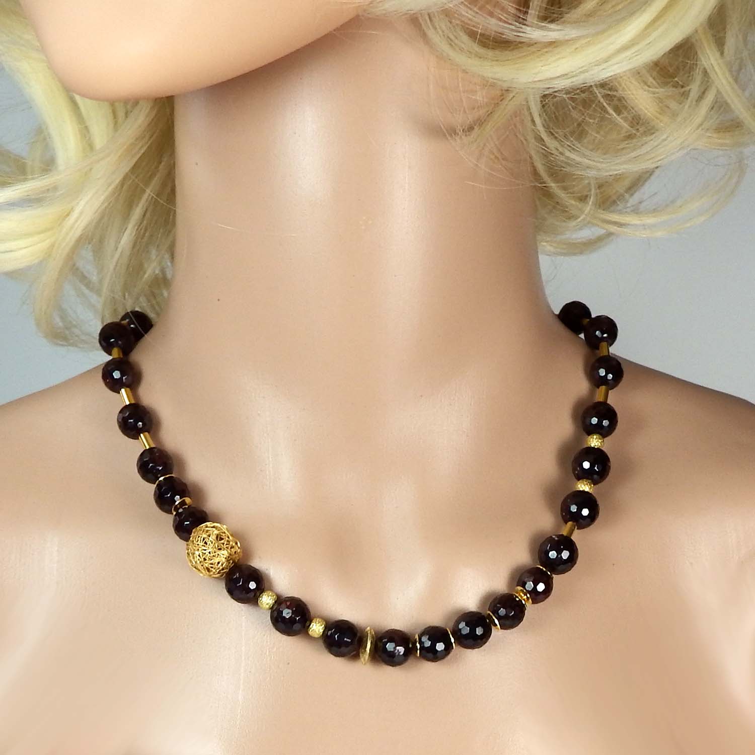 Granatkette mit vergoldeten Silberzwischenteilen Halskette für Damen