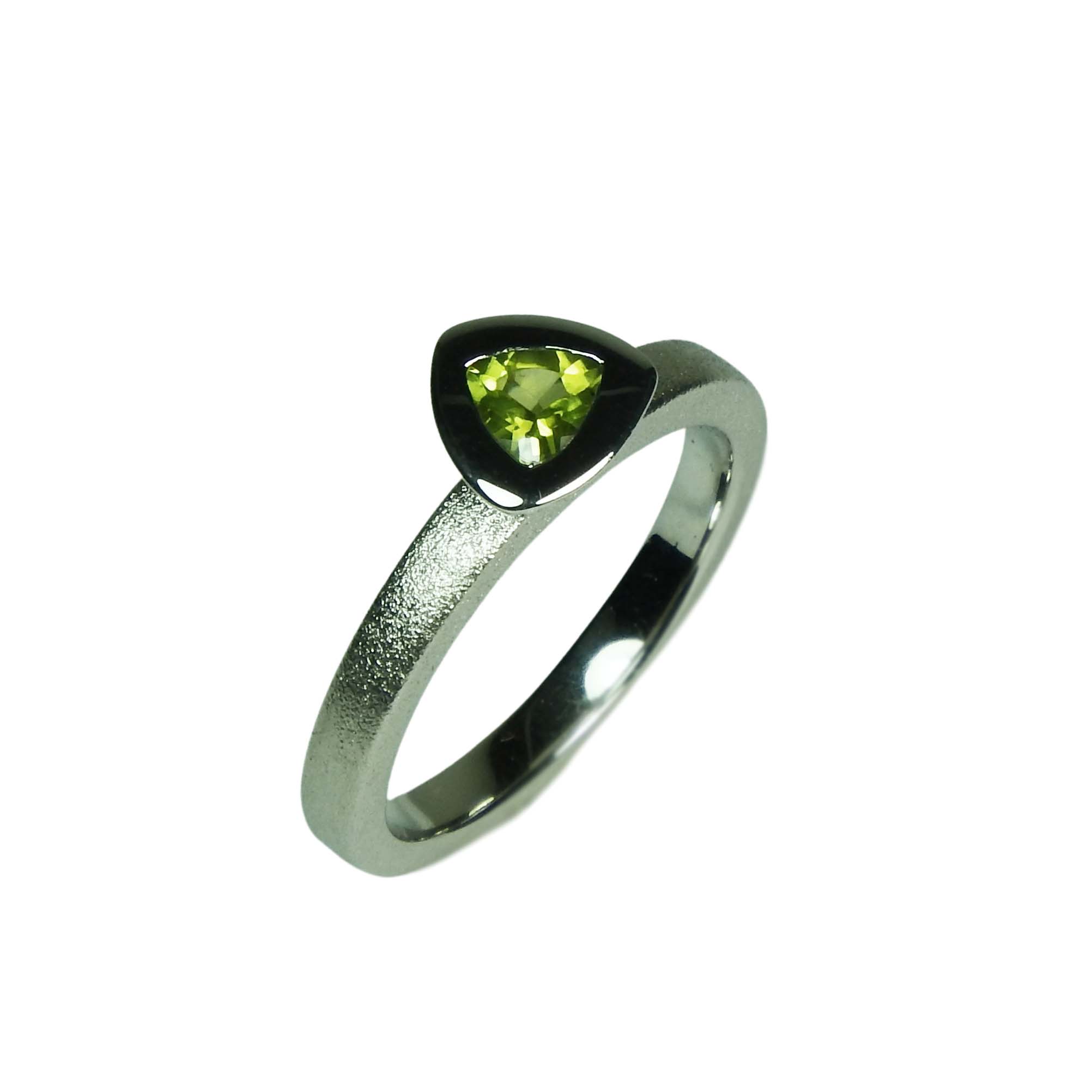 Damenring Sterlingsilber mit Peridot